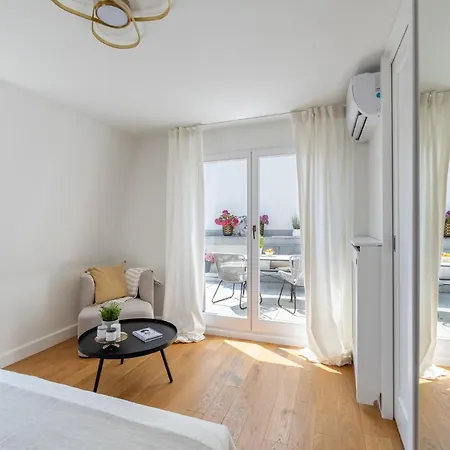 Frascati 1 Top Floor Apartment Warsaw